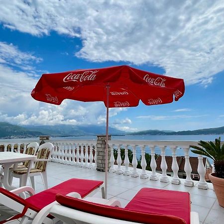 Апарт отель Family House With Pool & Sea View Биела Экстерьер фото